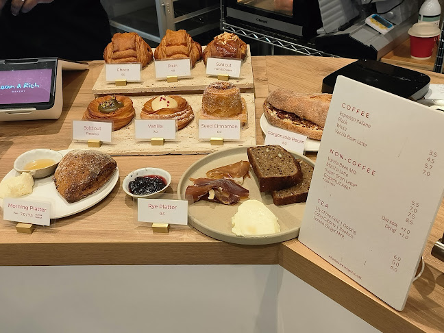 81 Clemenceau Ave, #01-14, Singapore 239917