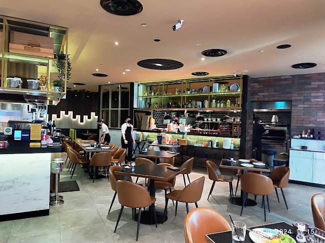 Opinii despre COLLIN’S @ PLQ Mall în Singapore - Hospitality and gastronomy