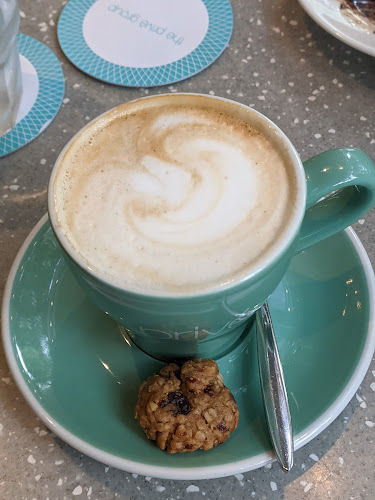 Comentarii opinii despre Privé Paragon