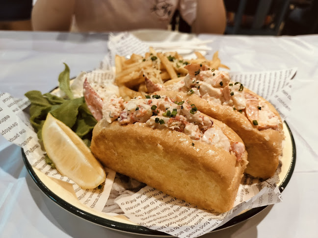 Dancing Crab (Northshore Plaza II)