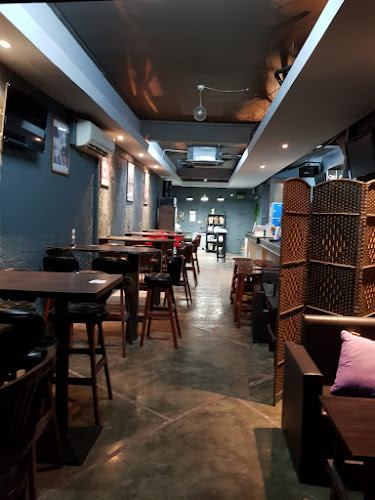 Cyclone Party Pub - Singapore