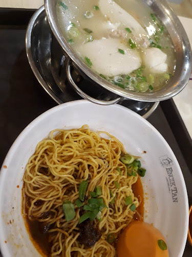 #01-32 Kallang Wave Mall, 1 Stadium Pl, Singapore 397628