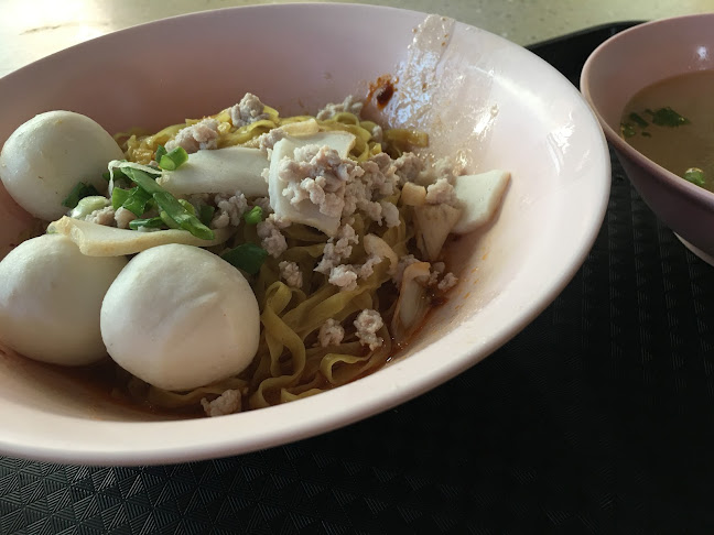 254 Fishball Minced Meat Noodle 魚圓肉脞面 - Singapore