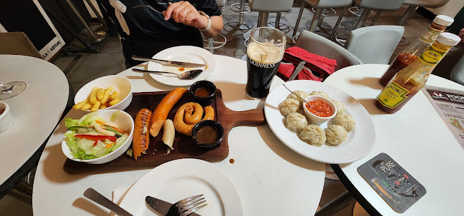 Opinii despre Bones 'n Barrels Alexandra în Singapore - Hospitality and gastronomy