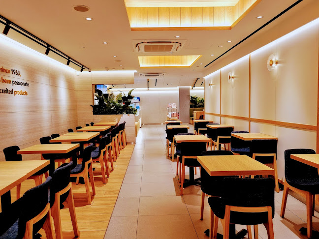 The Coffee Bean and Tea Leaf - West Mall