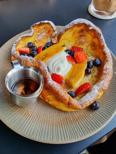 Comentarii opinii despre The M Plot Cafe