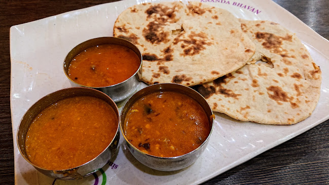 Comentarii opinii despre Ananda Bhavan Restauarnt