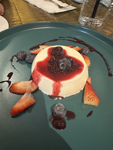 Opinii despre Bella Pizza în Singapore - Hospitality and gastronomy