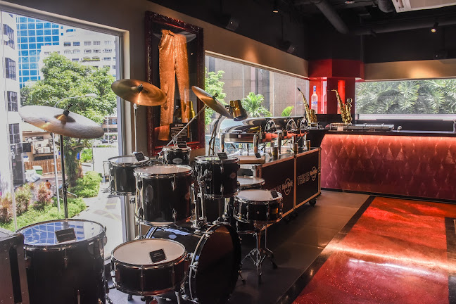 Hard Rock Cafe - Hospitality and gastronomy