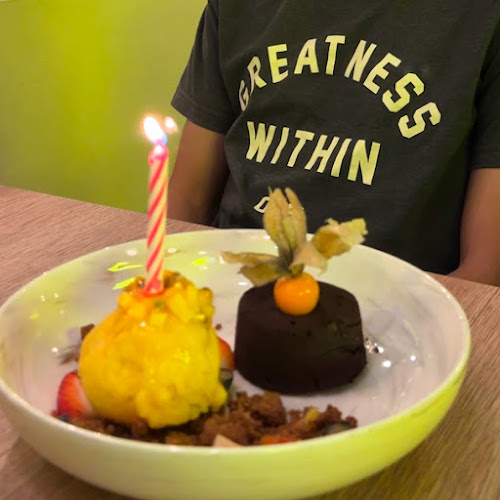 Brewerkz Seletar Aerospace Park - Hospitality and gastronomy