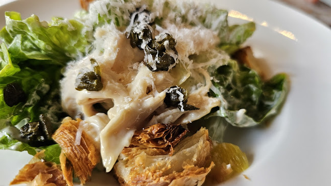 131 E Coast Rd, Singapore 428816