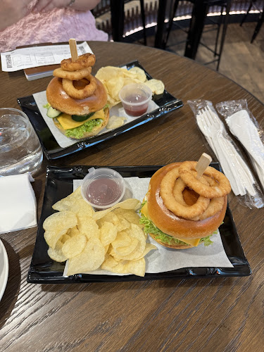 Opinii despre Tiger Den în Singapore - Hospitality and gastronomy