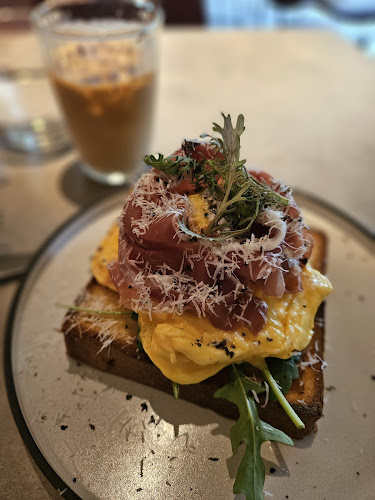 Opinii despre Paradise Pizza & Elixir Coffee and Wine - Holland în Singapore - Hospitality and gastronomy