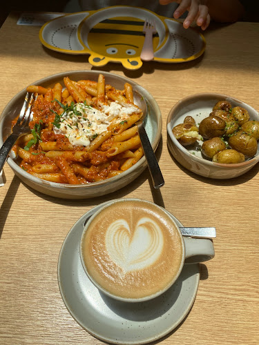 199 E Coast Rd, Singapore 428902