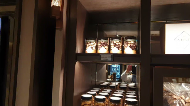 Opinii despre The Shop în Singapore - Hospitality and gastronomy