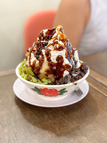 Hup Ka Foon 合家歡 - Hospitality and gastronomy