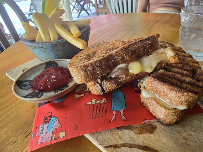 Comentarii opinii despre Bites & Brews