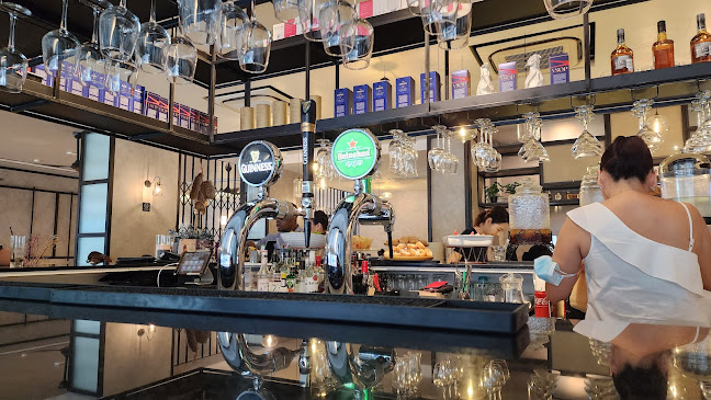 Applause on Tyrwhitt – Bistro and Bar - Hospitality and gastronomy