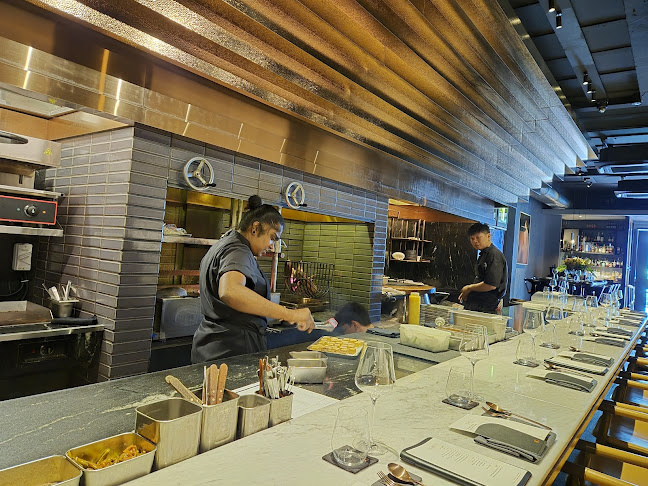 Opinii despre Revolver în Singapore - Hospitality and gastronomy