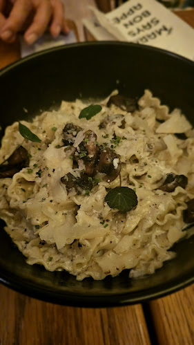 MERCI MARCEL EAST COAST - Singapore