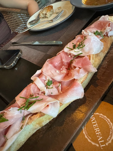 Comentarii opinii despre Waterfall Ristorante Italiano