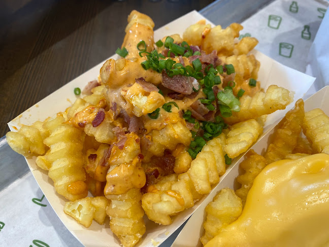 Shake Shack VivoCity - Hospitality and gastronomy