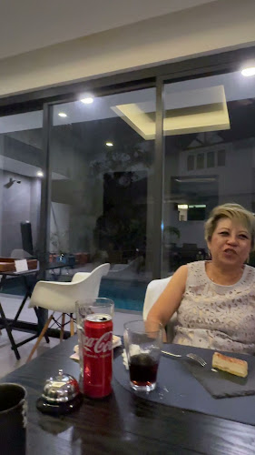 Pudgy Grill - Hospitality and gastronomy