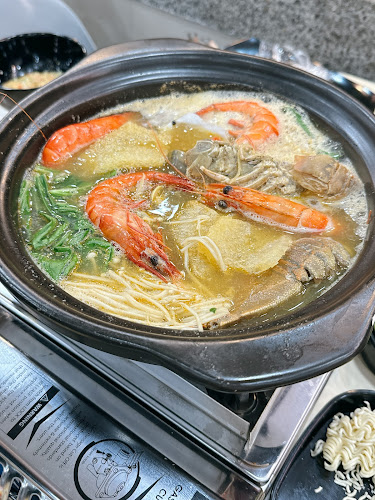 Golden Chef SG JB Claypot Rice / JB Mee Hoon Kueh - Hospitality and gastronomy