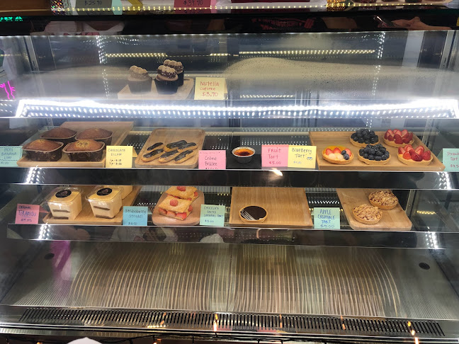 Comentarii opinii despre Cakinology & DoubleChin Cafe