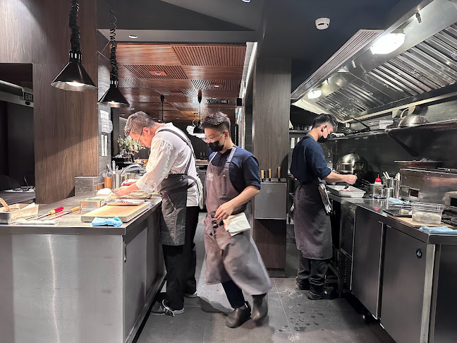 Opinii despre IRU DEN în Singapore - Hospitality and gastronomy