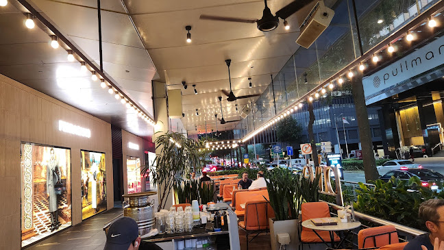 Comentarii opinii despre Privé Paragon