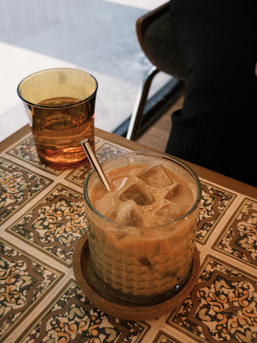 Ji Yue Coffee (集月咖啡)