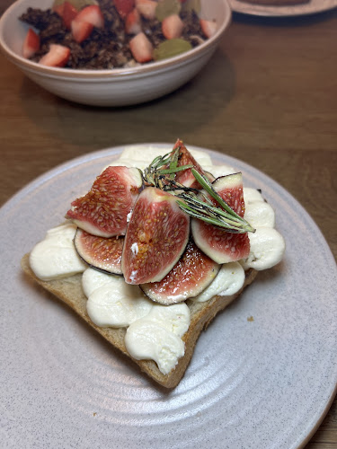 63 E Coast Rd, #01-06, Singapore 428776