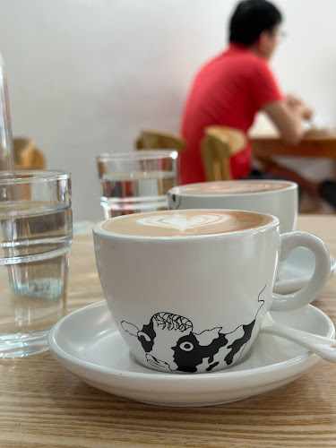 Opinii despre Cowpresso Coffee Roasters Singapore în Singapore - Hospitality and gastronomy