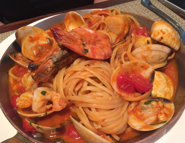 Opinii despre Waterfall Ristorante Italiano în Singapore - Hospitality and gastronomy