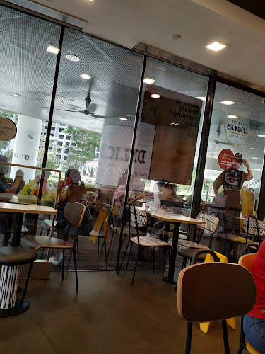 Opinii despre McDonald's Buangkok Square în Singapore - Hospitality and gastronomy