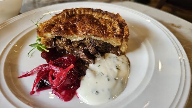 131 E Coast Rd, Singapore 428816