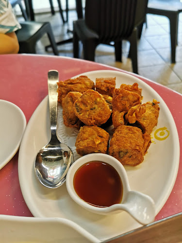 Whampoa Keng Fish Head Steamboat @ Balestier - Singapore