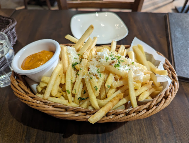 Royz et Vous - Hospitality and gastronomy