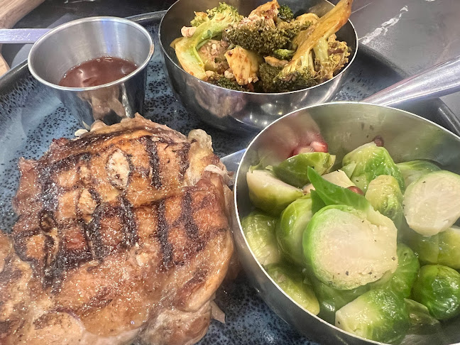 Josh's Grill - Hospitality and gastronomy