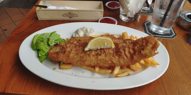 Mogambo Bar & Restaurant - Singapore