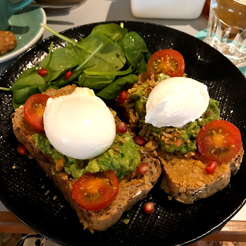 Comentarii opinii despre Privé Paragon