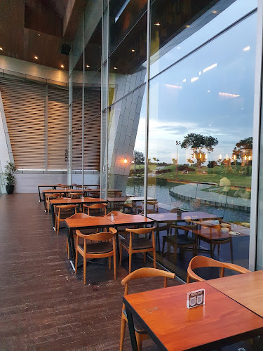 11 Laguna Golf Green, Singapore 488047