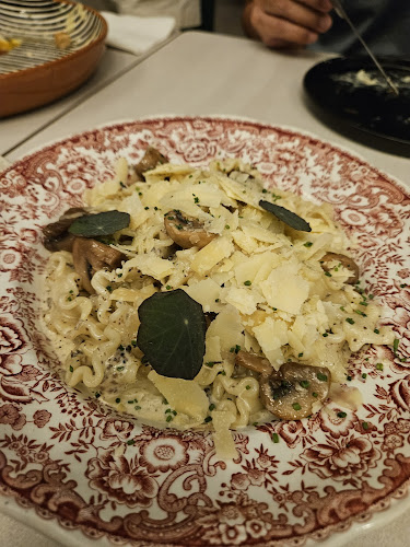 171 E Coast Rd, Singapore 428877