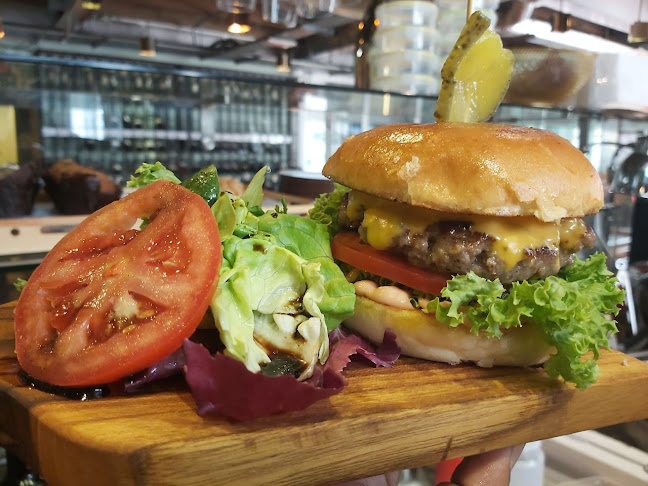 Opinii despre Puteca Abate în Singapore - Hospitality and gastronomy