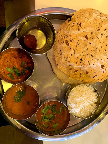 176 Race Course Rd, Singapore 218607