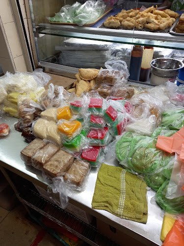 Yuhua Village Market and Food Centre