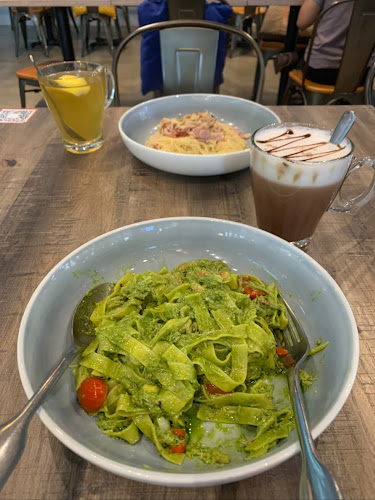 Lazy Lizard - The Promenade - Hospitality and gastronomy