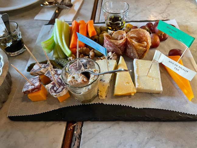 Ling Ling by The Wine Company - Hospitality and gastronomy