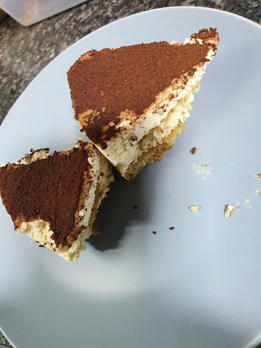 Whyzee | Birthday Cake Delivery Singapore - Hospitality and gastronomy